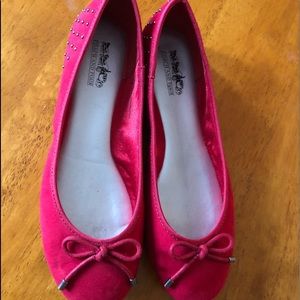 Red Coach and Four Flats